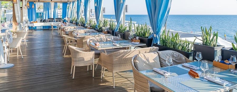 Ресторан-кафе с видом на море